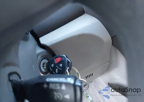 2010 Toyota Camry Le z USA, uszkodzony, nr VIN 4T1BF3EK9AU077362